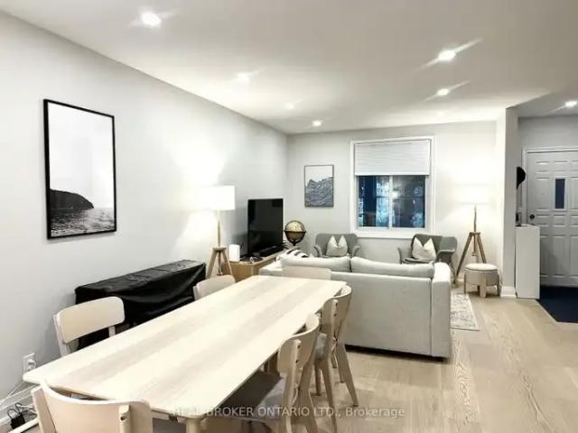 3 Bedroom House Toronto ON 105309298