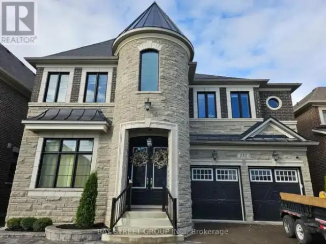 3 Bedroom House Vaughan ON 101877845