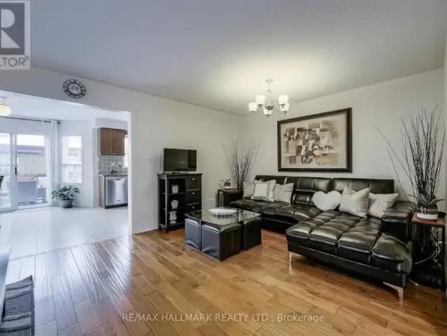 3 Bedroom House Vaughan ON 105135692