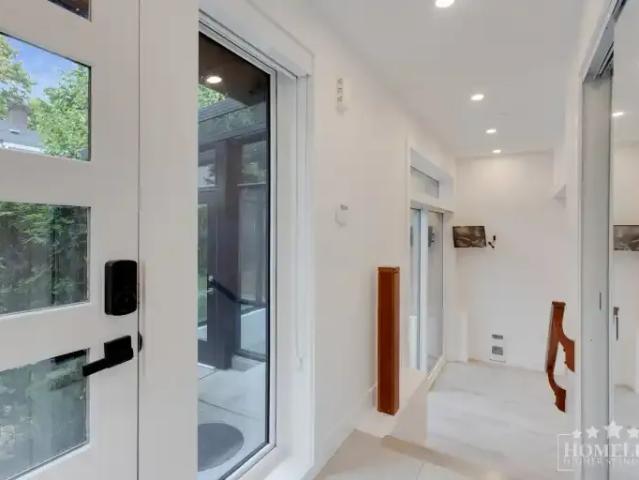 3 Bedroom House Vancouver BC 104106722