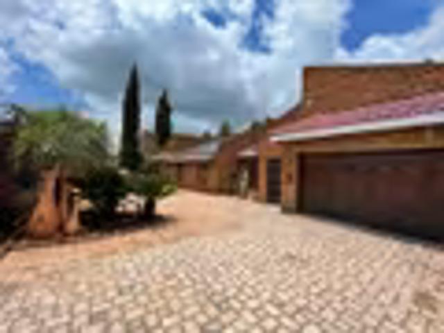 3 Bedroom House Vanderbijlpark SE 4 Vanderbijlpark SE 4 103693600