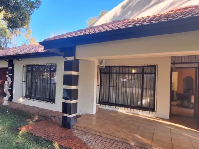 3 Bedroom House Vanderbijlpark SW 2 Vanderbijlpark SW 2 103617320