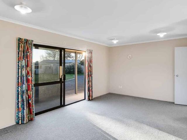 3 Bedroom home, tucked away in Cambridge. 1 WEEK FREE RENT
