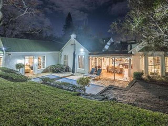 3 bedroom home with all the bells an.