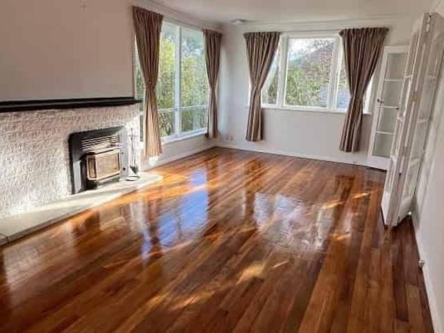 3 bedroom home with rumpus room in Paparangi