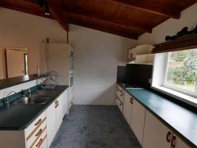 3 Bedroom Home with Stunning Water Views – Waiuku