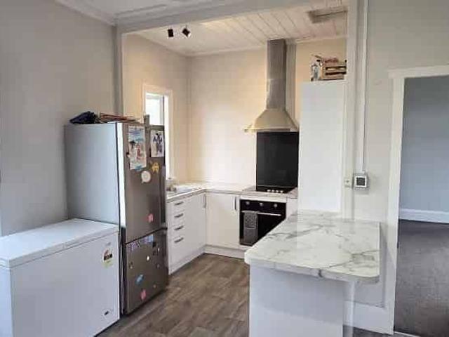 3 Bedroom Home with Sunroom & Double Garage