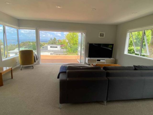 3 Bedroom Home With Sea Views!
