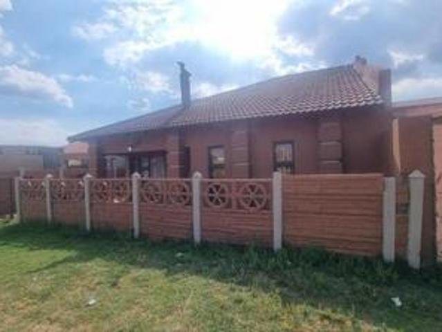 3 bedroom home with 1 bedroom apartm.