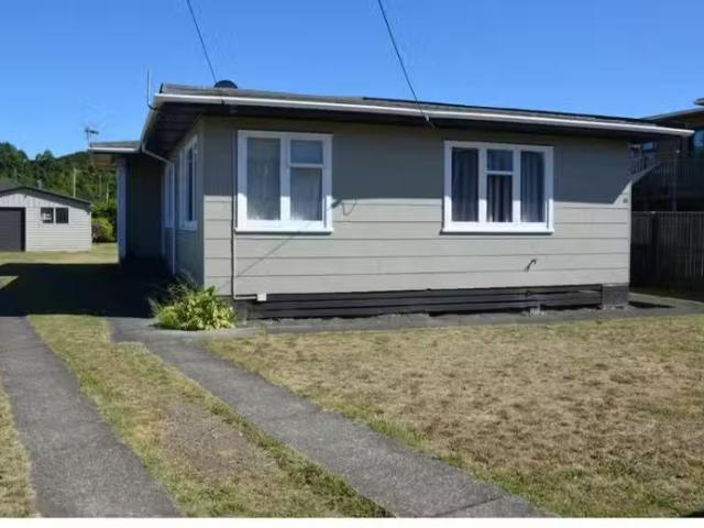 3 Bedroom Home – First National Real Estate
