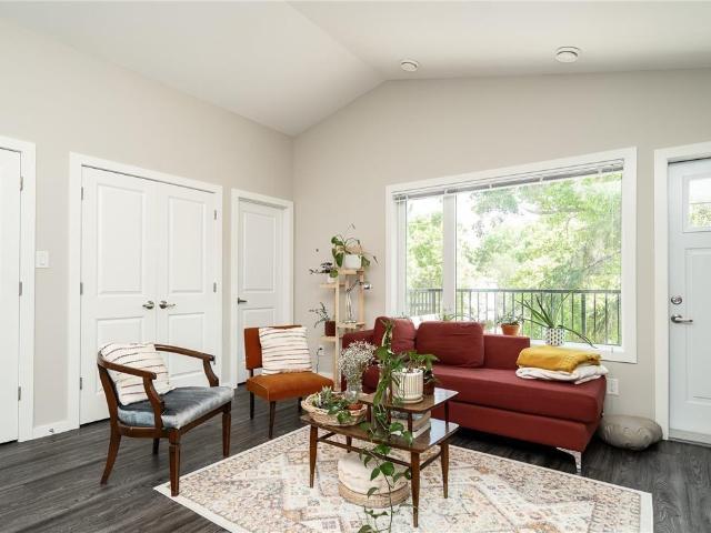 3 Bedroom Home for Rent at 427 Rue St Jean Baptiste, Winnipeg, MB R2H 2X6 Central St. Boniface
