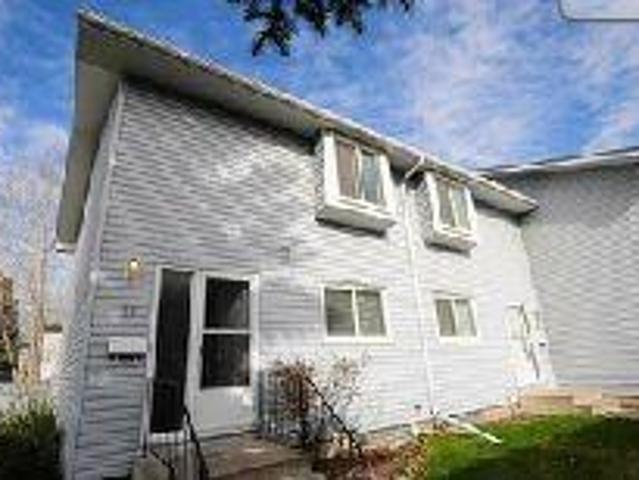 3 Bedroom Home for Rent at 4810 40 Ave Sw, Calgary, AB T3E 1E5 Glenmorgan