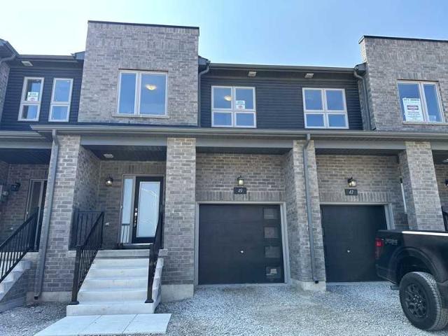 3 Bedroom Home for Rent at 49 Gateway Dr, Barrie, ON L9J 0V3 City Center