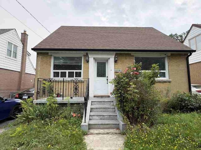 3 Bedroom Home for Rent at 679 Pharmacy Ave, Toronto, ON M1L 3H9 Clairlea