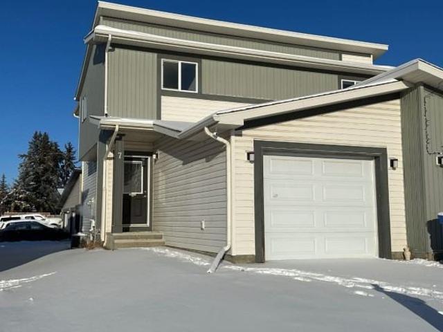 3 Bedroom Home for Rent at 7 Greenhouse Pl, Red Deer, AB T4P 0S5 Glendale Park Estates