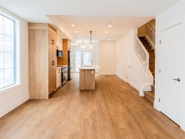 3 Bedroom Home for Rent at 1400 104 1735 28 St Sw, Calgary, AB T3C None Shaganappi