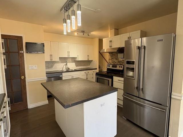 3 Bedroom Home for Rent at 18 Marchant Cres, Winnipeg, MB R2K 3R7 Valley Gardens