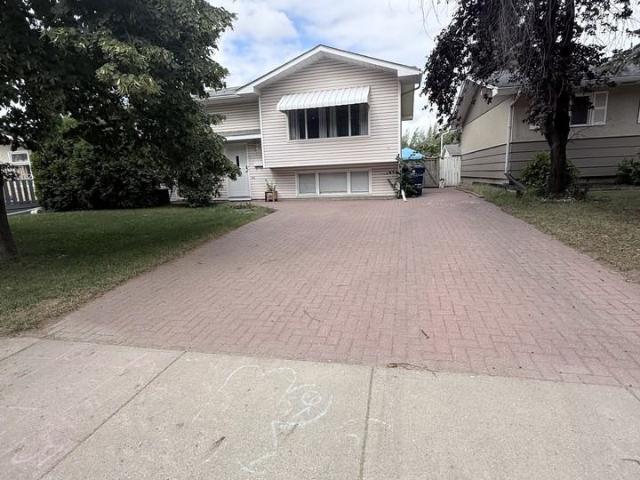 3 Bedroom Home for Rent at 242 Carleton Dr, Saskatoon, SK S7H 4C1 College Park