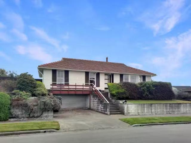 3 Bedroom Home In Avonhead First National Real Estate