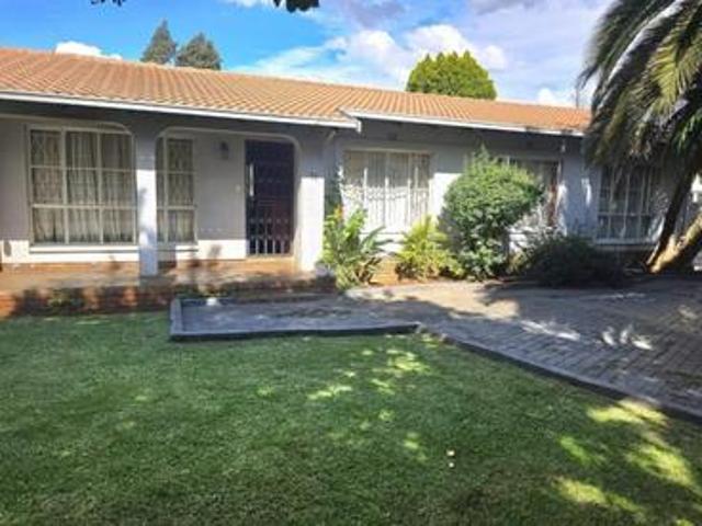 3 bedroom home in brackendowns for sale