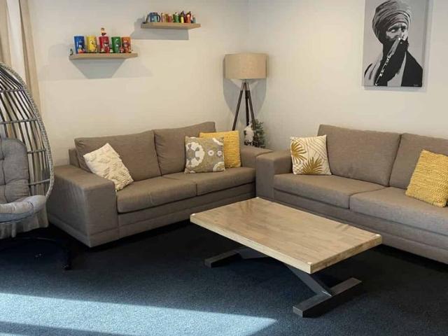 3 Bedroom Home in Chartwell!