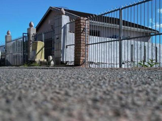 3 bedroom home in newland west
