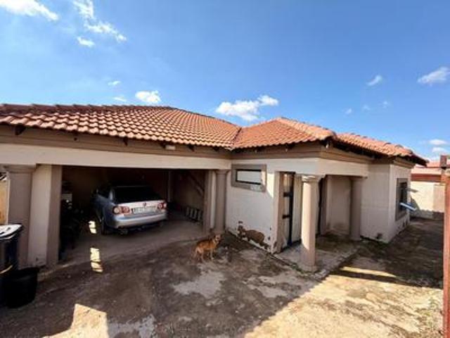 3 bedroom home in olievenhoutbosch ext 36