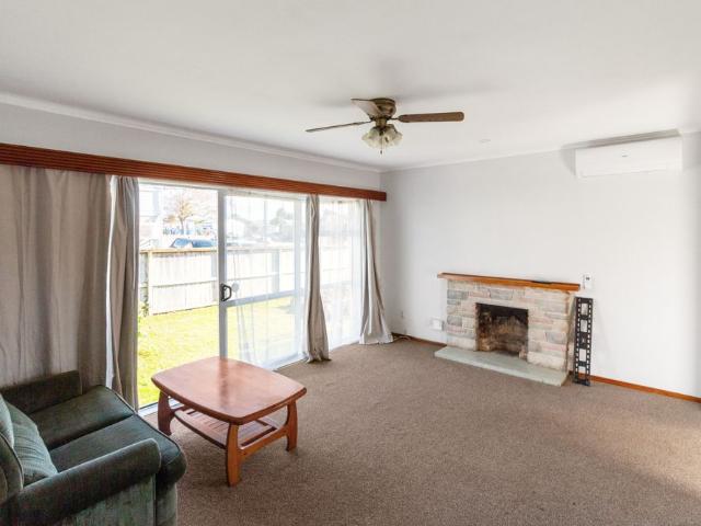 3 bedroom home in Otara!