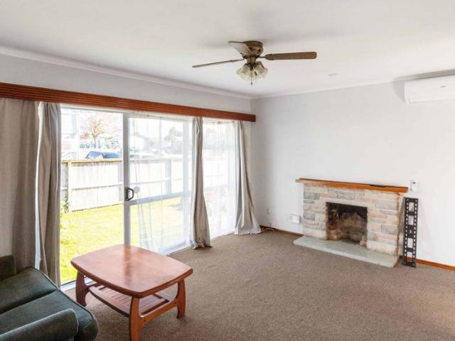 3 bedroom home in Otara!