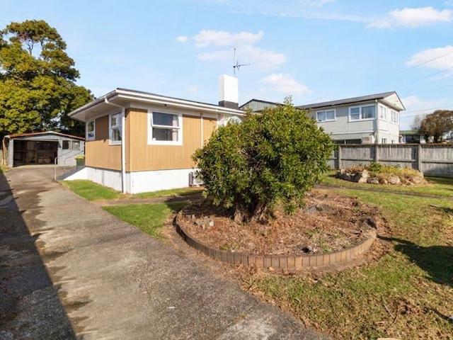 3 bedroom home in Otara!