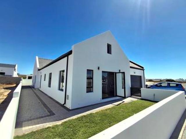 3 bedroom home located within short.