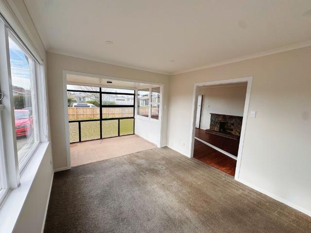 3 bedroom Home Near University – Spacious Living & Great School Zones