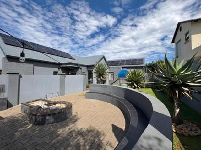 3 bedroom home on the market in midl.