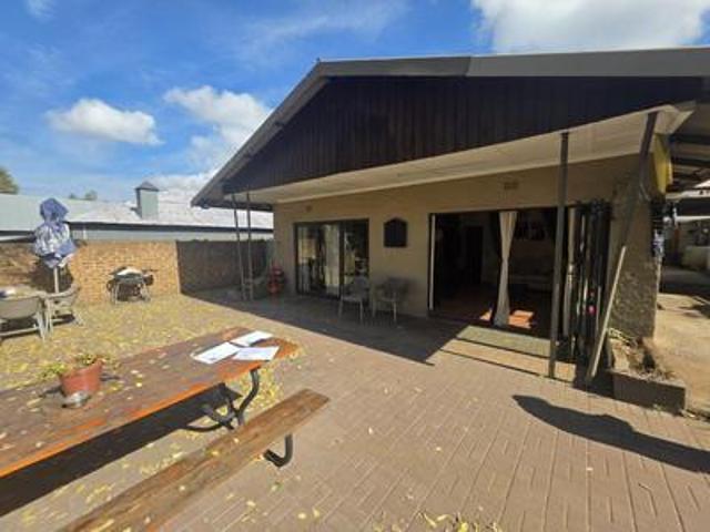 3 bedroom home on the market in albe.