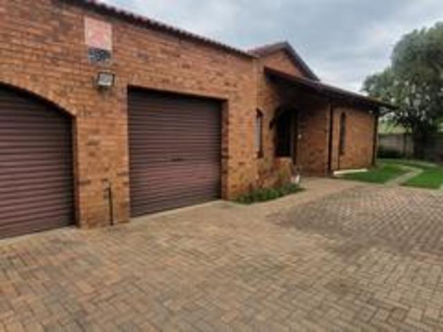 3 bedroom home on the market in glenvista