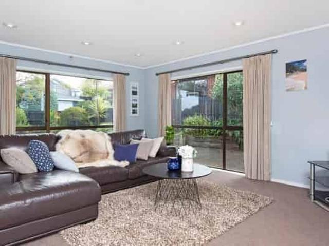 3 BEDROOM IN BOTANY DOWN