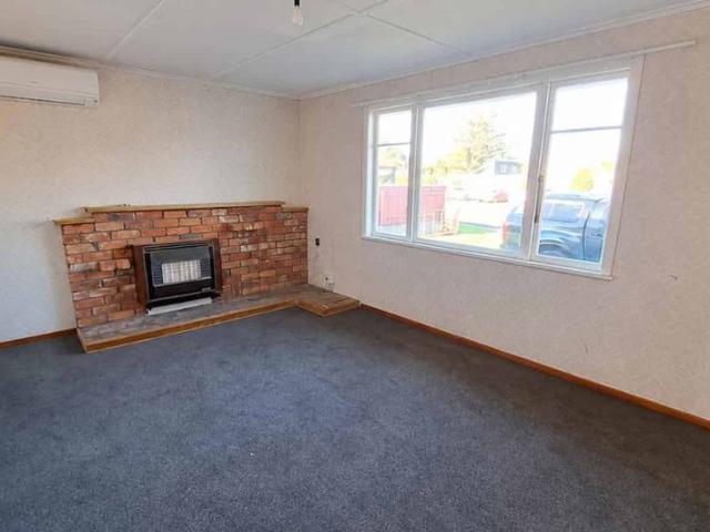 3 bedroom on Ngamotu Road available now