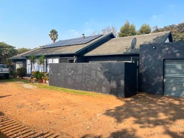 3 bedroom on the market in dalpark