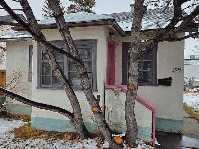 3 bedroom Older House Manchester, Sw Calgary