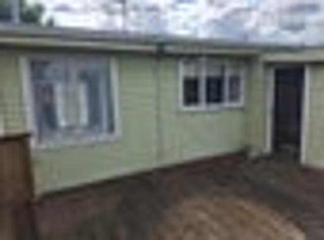 3 BEDROOM L SHAPED HOUSE RESITED & PILED