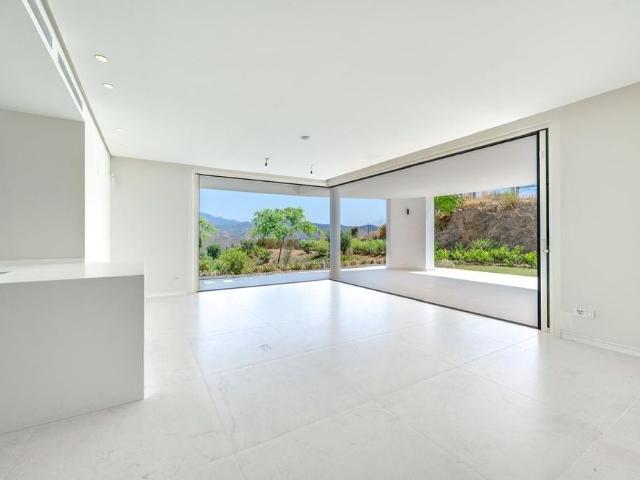 3 bedroom luxury Flat for rent in Marbella, Andalusia