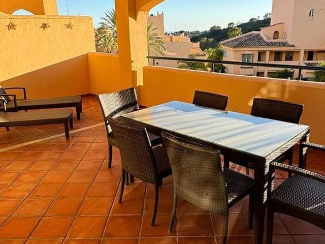 3 bedroom luxury Flat for rent in Marbella Del Este, Spain