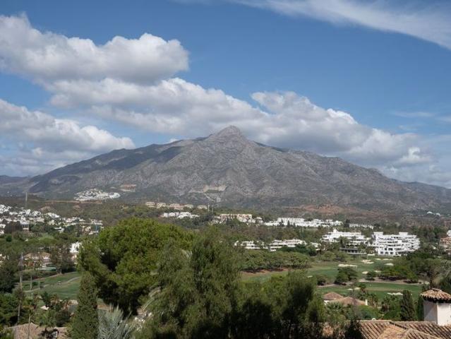 3 bedroom luxury Flat for rent in Nueva Andalucia, Andalusia