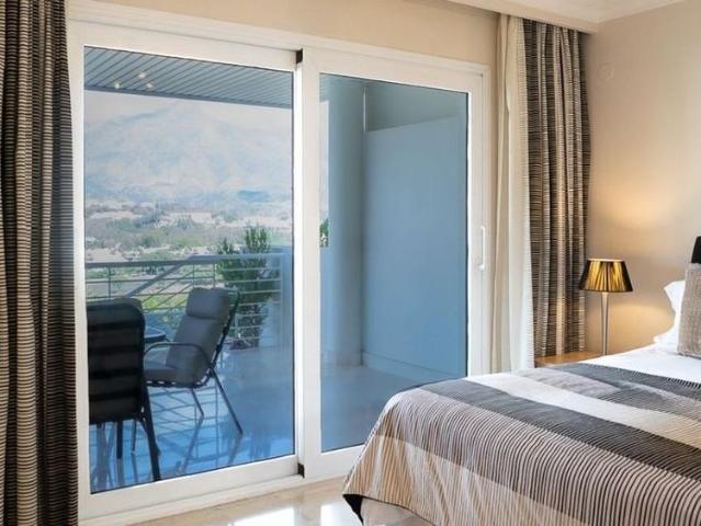 3 bedroom luxury Flat for rent in Nueva Andalucia, Andalusia