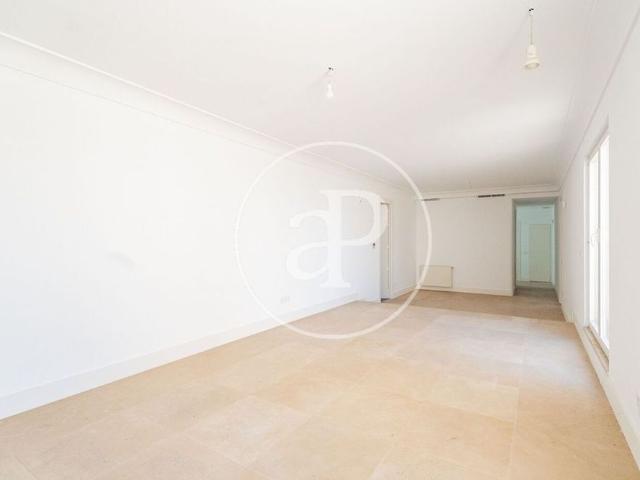 3 bedroom luxury penthouse for rent in Madrid, Spain
