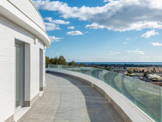 3 bedroom luxury penthouse for rent in Nueva Andalucia, Spain