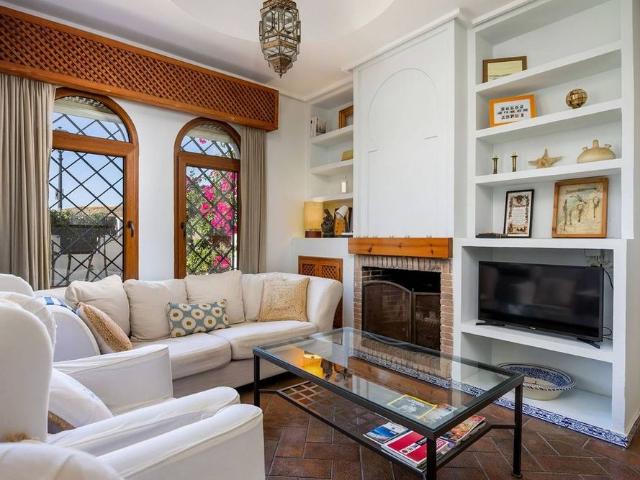 3 bedroom luxury Semidetached House for rent in El Puerto de Santa María, Spain