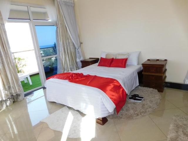 3 bedroom luxurious sea view furnished apartment for long term let