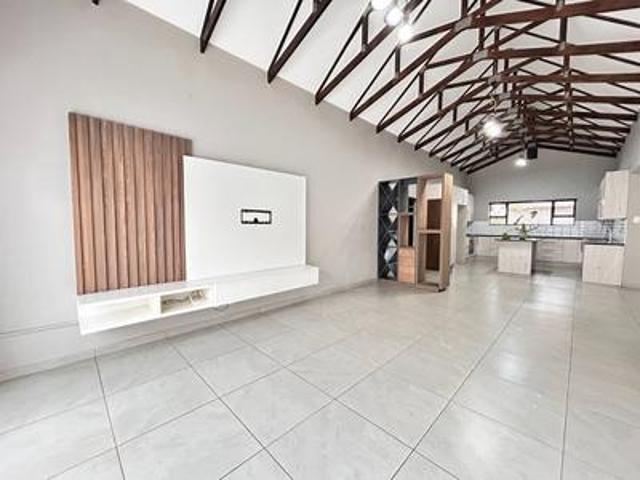 3 bedroom modern, easy care living i.