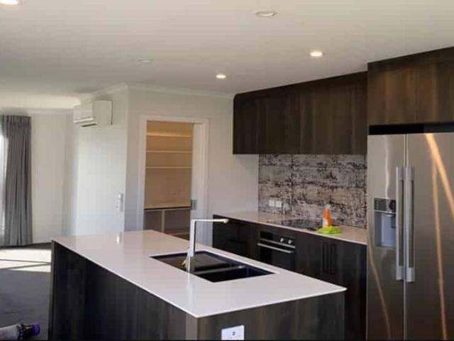 3 Bedroom Modern Living in Berryfields!